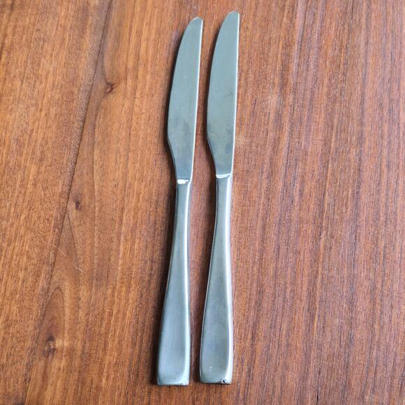 Oneida Moda Butter Knives Set of 2 Satin Stainless Steel Contemporary Modern - Picture 1 of 7